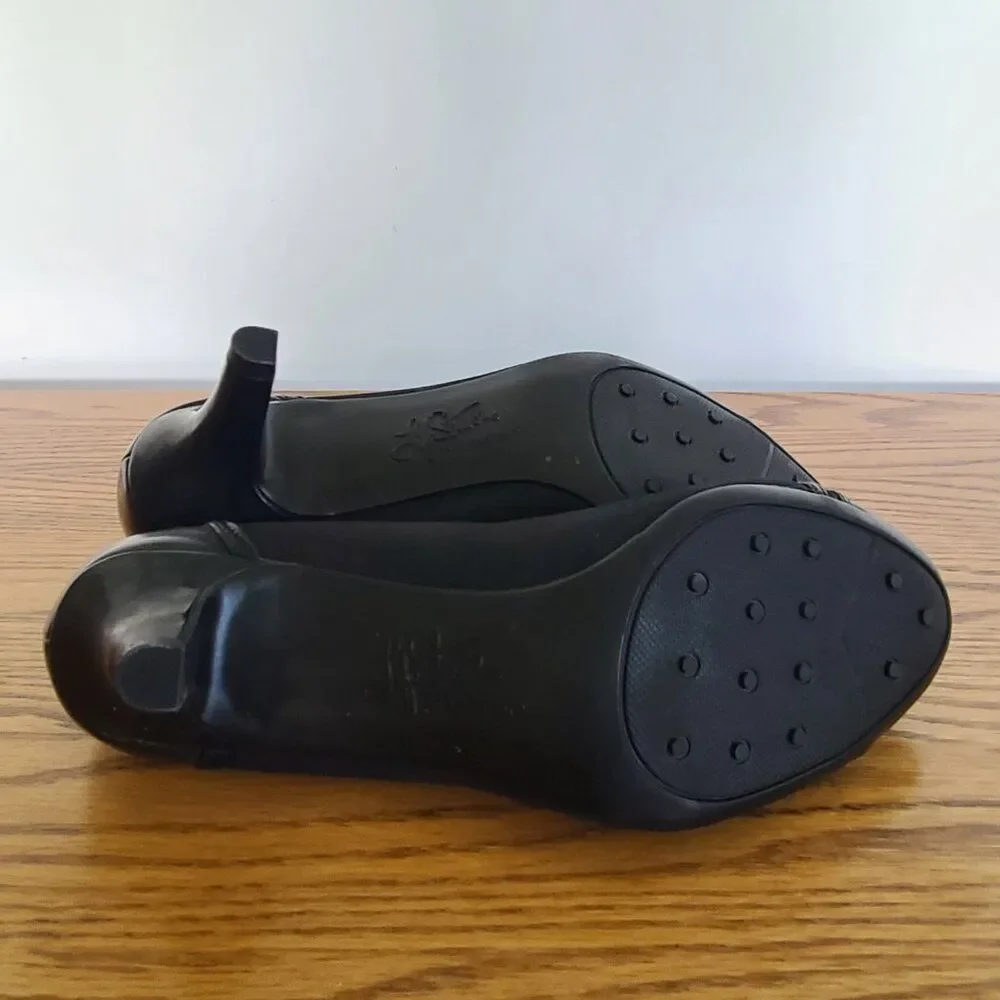 Life Stride Women's Petunia Black Pumps High Heels Shoes Patent And Fabric 8.5M